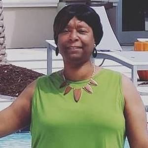 Meet your Posher, Loretta